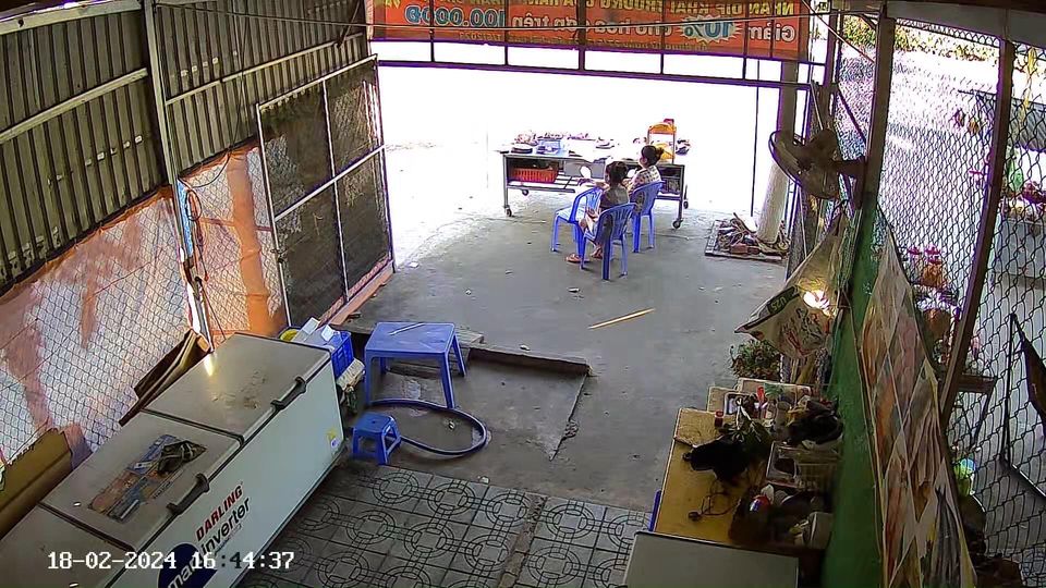 Do nhà có việc nên e cần sang lại cửa hàng thực phẩm đông lạnh