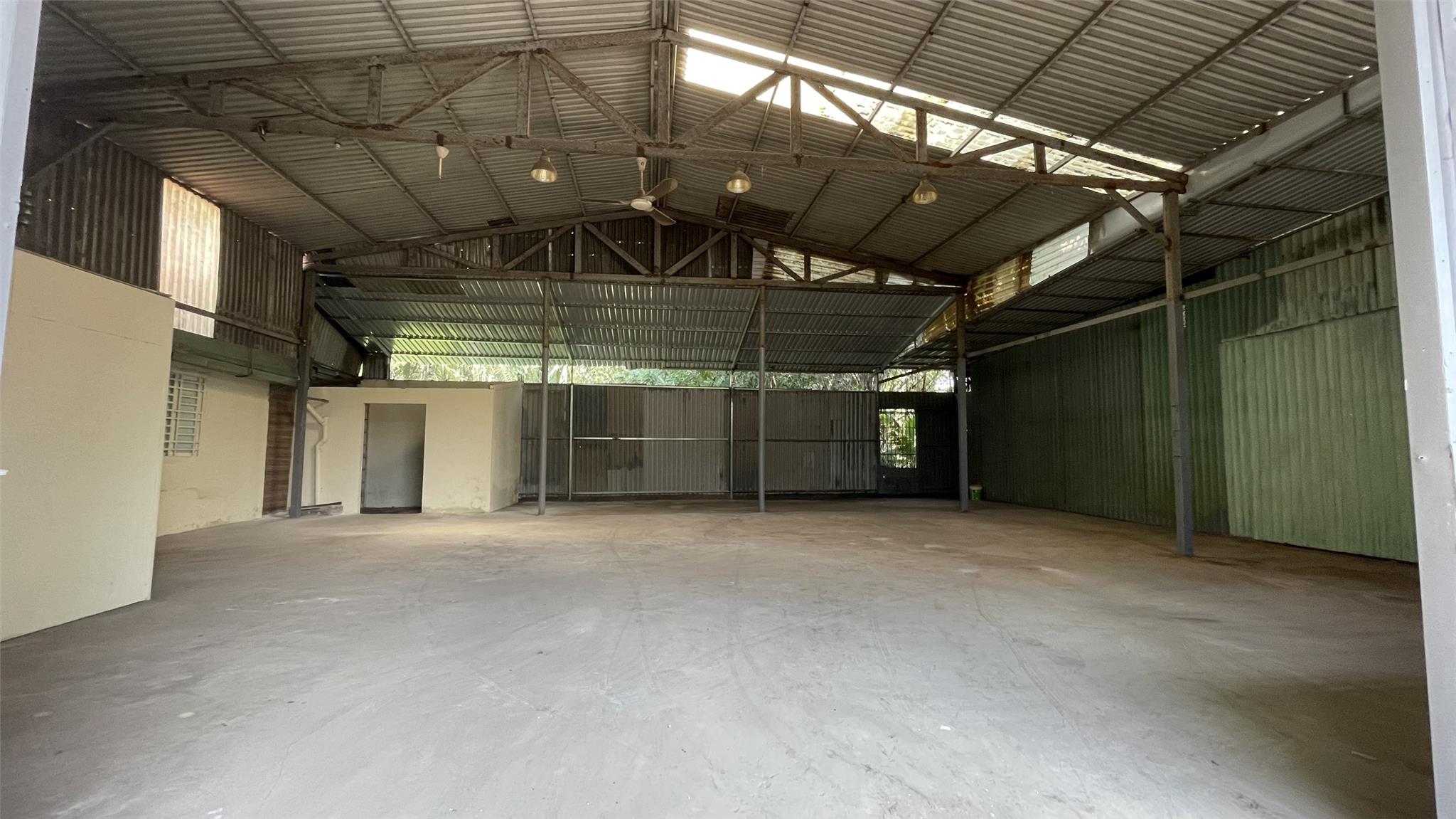 Cho thuê kho nhà xưởng sx Quận 2 DT230m2 điện 3pha 60k/m2/tháng 13.8tr