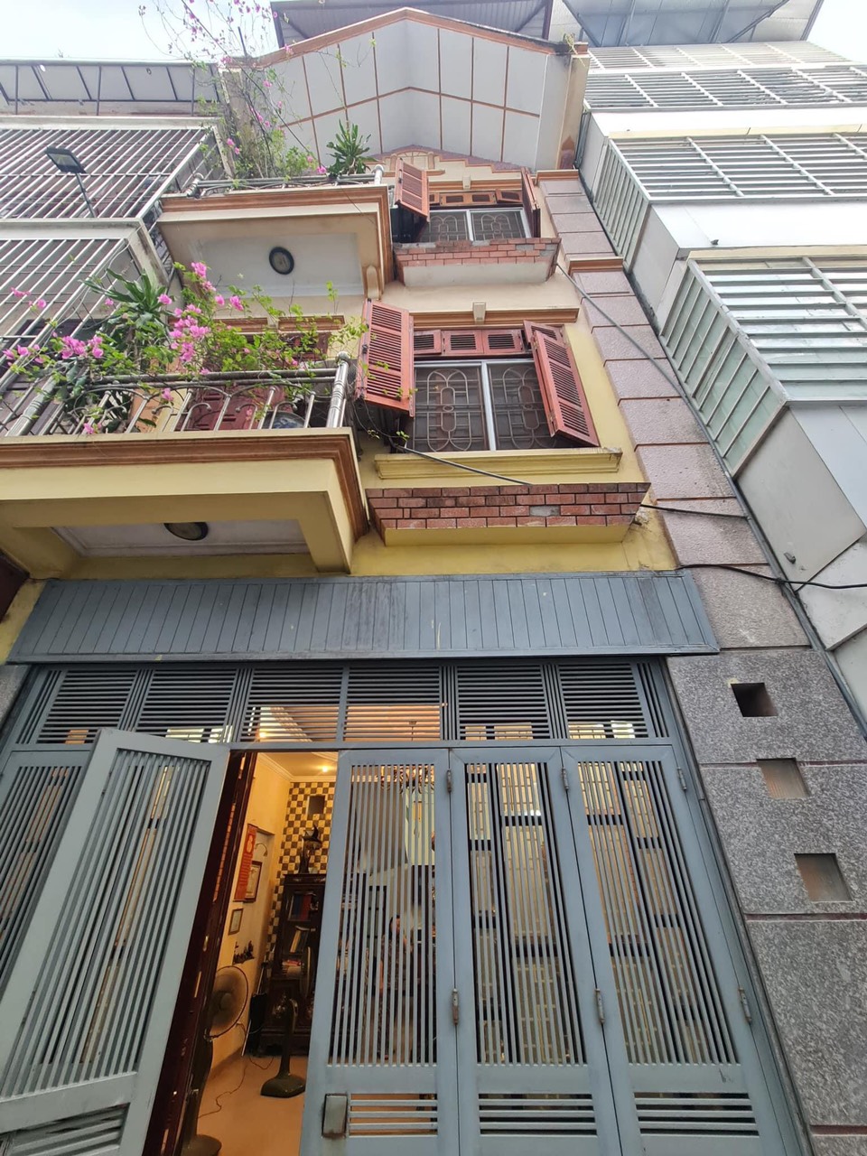 BÁN NHÀ CHÙA LÁNG - ĐỐNG ĐA, 50M2 - MT 4,66M - 4 TẦNG, DÂN XÂY CHẮC CHẮN, MẶT TIỀN RỘNG, Ô TÔ VÀO NHÀ, SÁT PHỐ, KHU VỰC KINH DOANH SẦM UẤT, HIẾM VÔ CÙNG