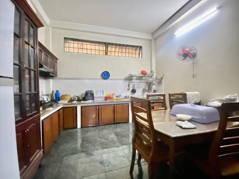 Bán nhà sát hẻm xe tải Lý Thường Kiệt, Tân Bình, 49m2, 4PN, chỉ 4 tỷ nhỉnh