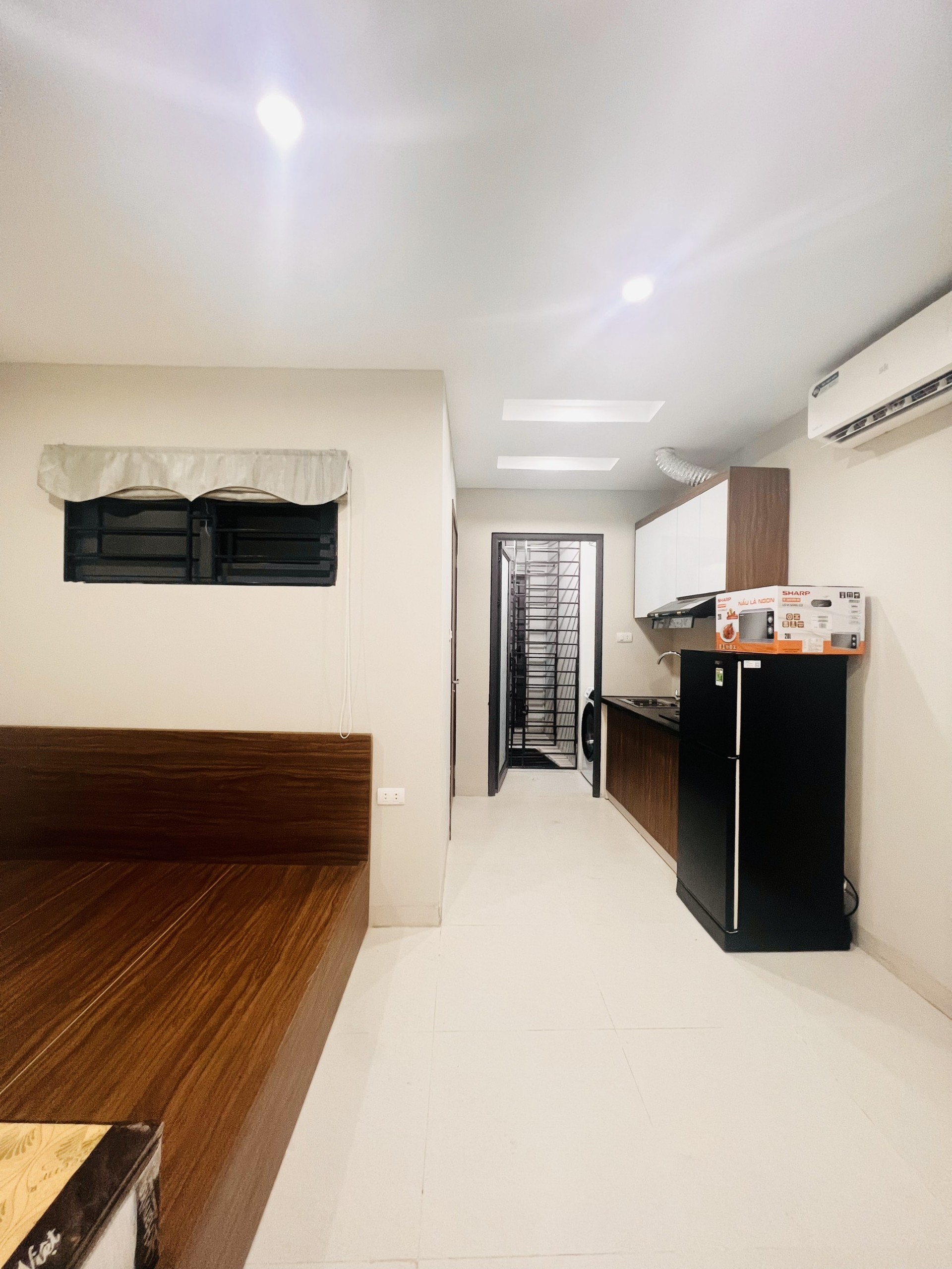 HIẾM QUÁ, Ô tô tránh cách 1 nhà, 8 tầng, dòng tiền 900tr/năm 11.3 Tỷ, Dịch Vọng