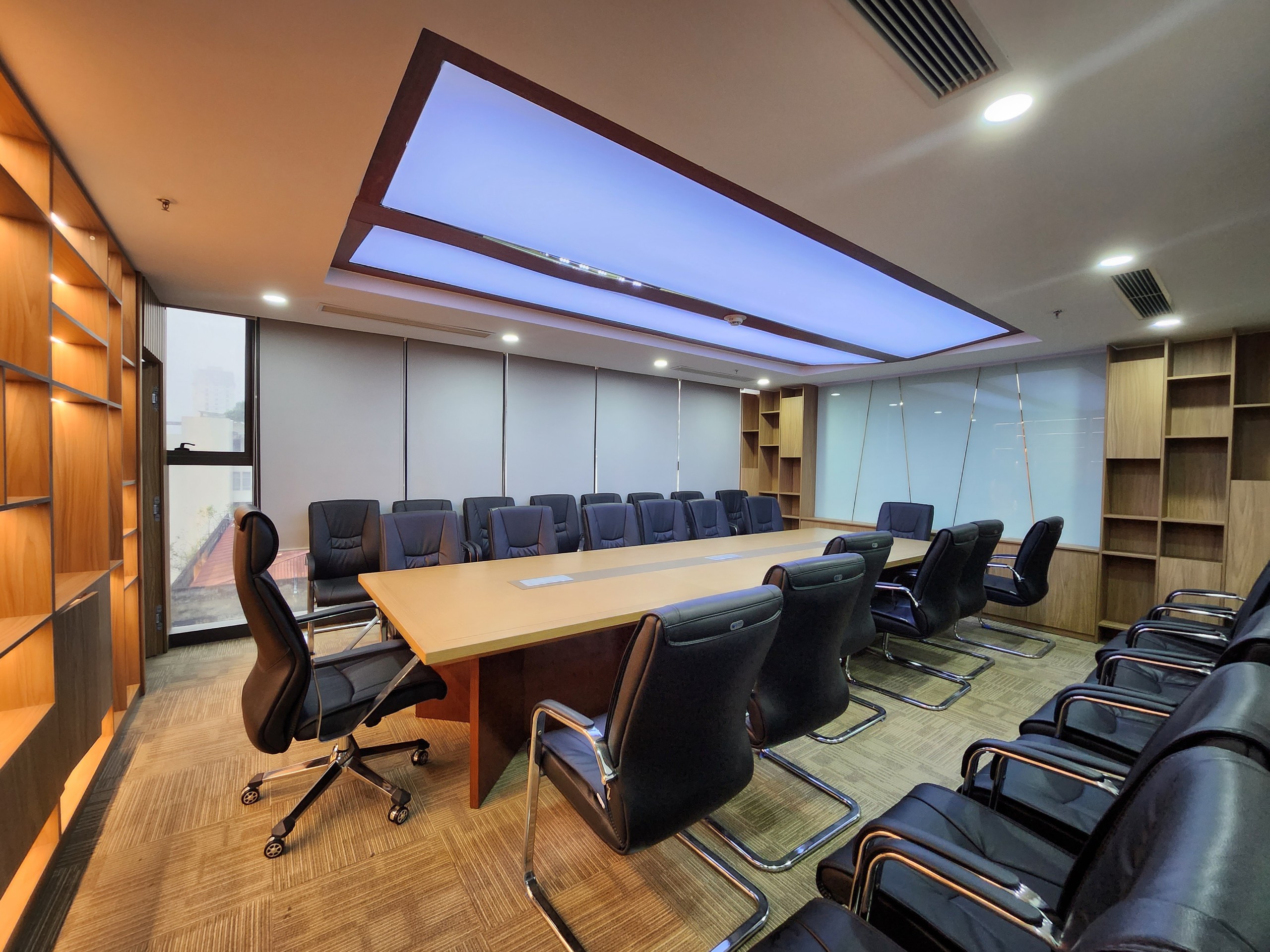 Cho thuê văn phòng 240m2, 330m2 full nội thất xịn đẹp tòa Grandeur Palace, Giảng Võ, quận Ba Đình