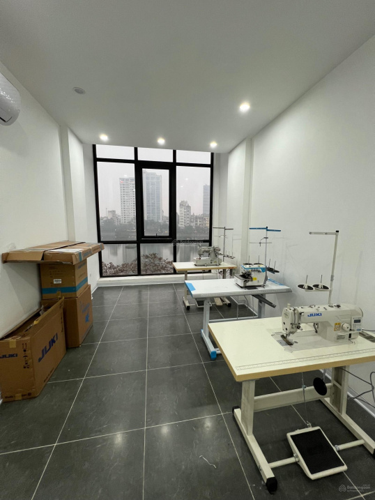 Cho thuê phòng tầng 4, có thể bán hàng online.Mặt Phố Hồ Đắc Di