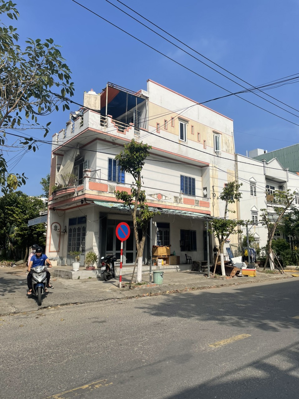 Cho thuê nhà 2 mặt tiền, 3 tầng Đường Lê Tấn Trung phù hợp vừa ở vừa kinh doanh