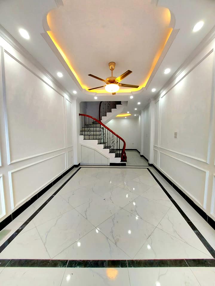 Bán nhà Kim Mã, Ba Đình, dt 40m, nhà gần Phố, lô góc, 2 mặt thoáng. Giá 4.8 tỷ