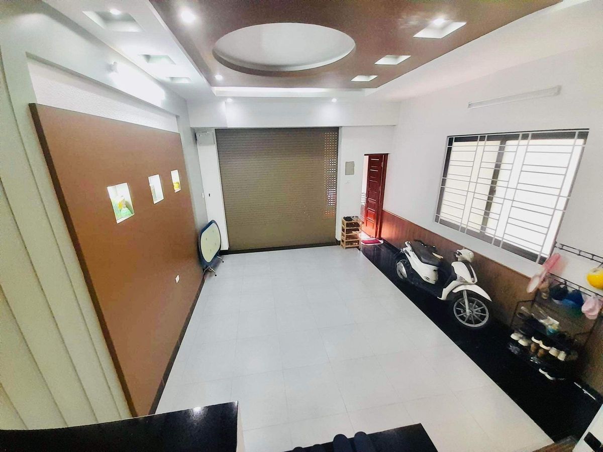 Bán nhà Xuân La gara otô, lô góc 62 m 5 tầng 8.9 tỷ