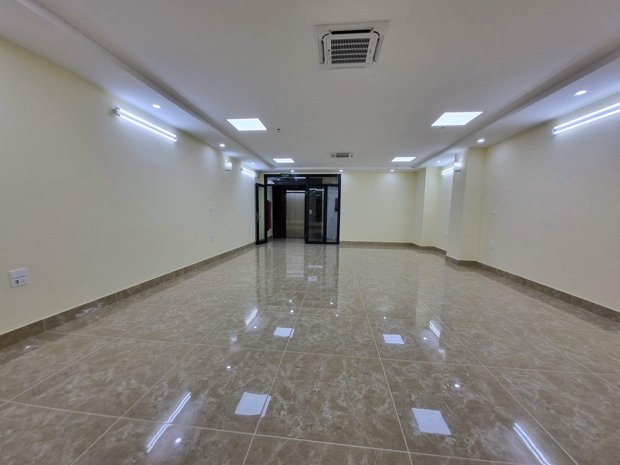 Bán Nhà Phố Doãn Kế Thiện Quận Cầu Giấy. 81m Xây 8 Tầng Mặt Tiền 8m Nhỉnh 22 Tỷ. Cam Kết Ảnh Thật Mô Tả Chính Xác. Chủ