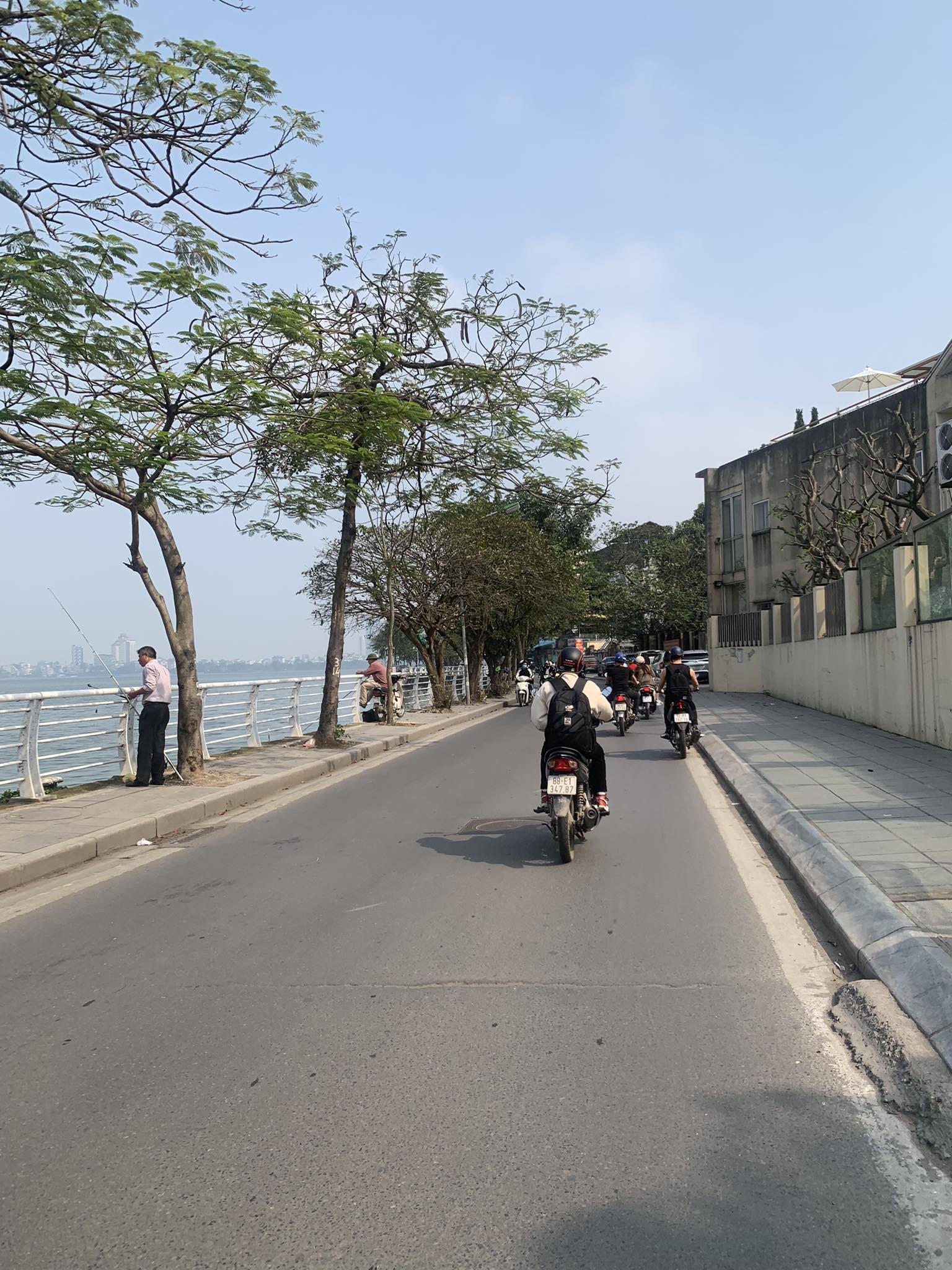 BÁN NHÀ MẶT HỒ TÂY, 1 MẶT NGÕ, TRÊN SỔ 210M, MẶT TIỀN 10M, VỈA HÈ, FULL THỔ CƯ