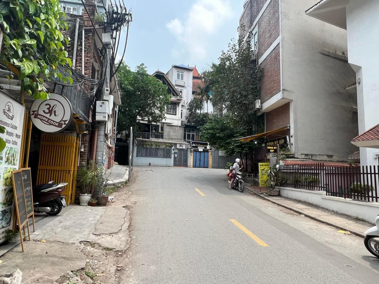 ⭐SIÊU RẺ - GIÁ ĐẦU TƯ⭐ Mặt Phố Tô Ngọc Vân, Quảng An 210m2/ MT 14.5m -70 Tỷ