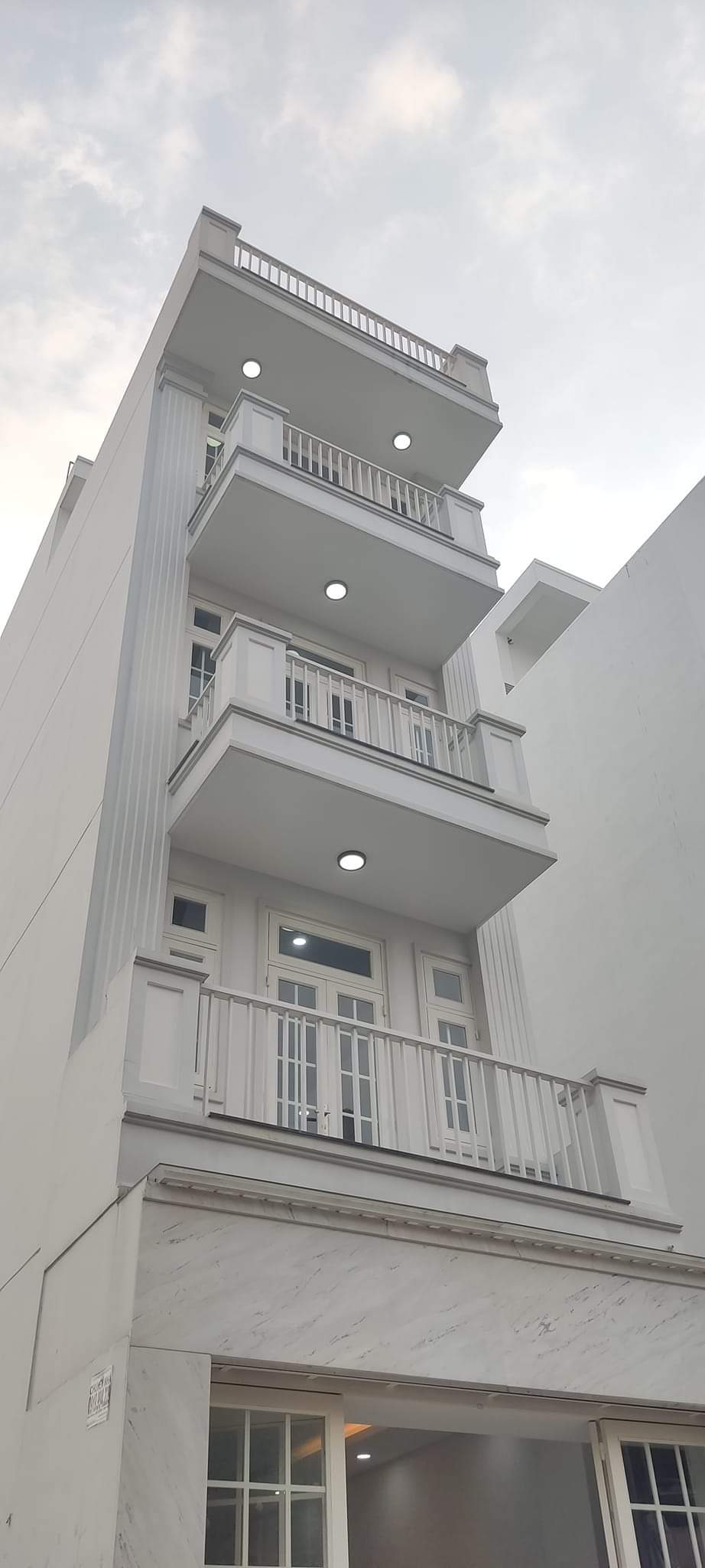 Chdv 6 tầng,Thang Máy,HXH Hoàng Văn Thụ, P.4, Tân Bình, 96m2 (4x24m) 16tỷ TL,sắp định cư, ngộp bank