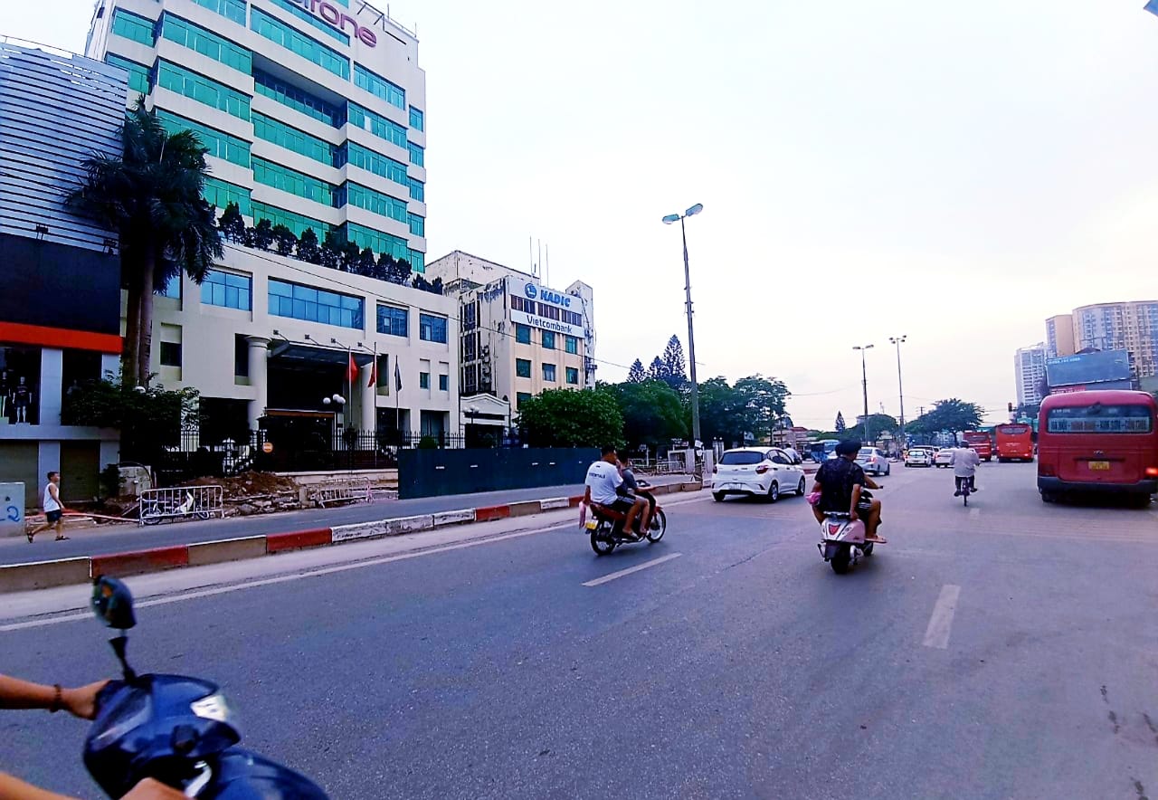 Bán Nhà, Mặt phố Giải Phóng, Kinh Doanh Sầm uất, 120m x 5T. Giá 26 tỷ.