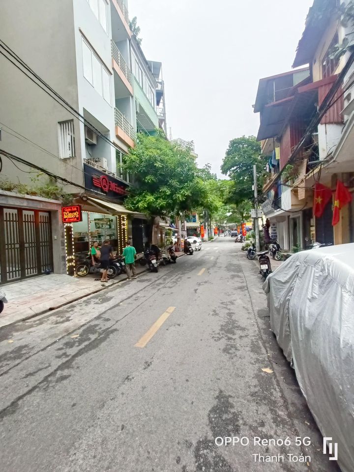 Phố Trúc Bạch Mặt Tiền 14M 280M2 4 Tầng– 122 Tỷ - Thang Máy 3 Mặt Thoáng Sát Hồ