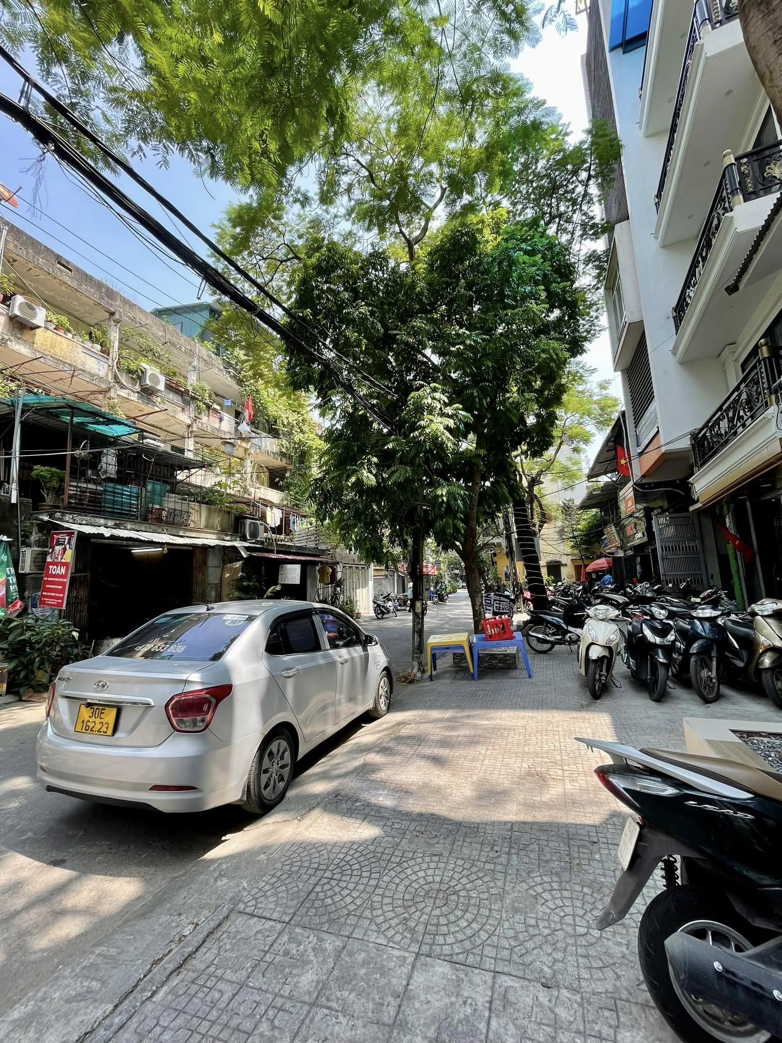 Hàng Xóm Đại HỌc Bách Khoa, Siêu Phẩm Phố Tạ Quang Bửu 118M x 6T. Giá 31 tỷ.