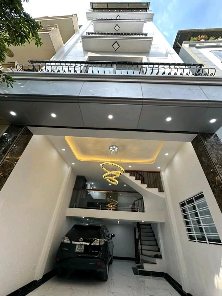 Bán nhà Võ Chí Công, Cầu Giấy, ô tô vào nhà, gần phố, nhà đẹp ở ngay. Gá 9.5 tỷ