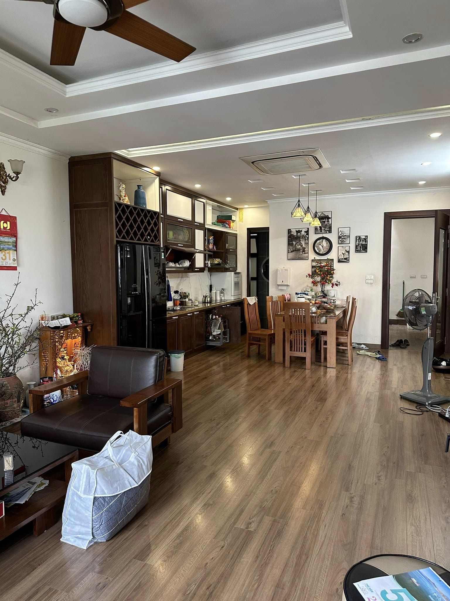 Bán nhà mặt phố Võ Văn Dũng, diện tích 61m2, 7 tầng, mặt tiền 5m, giá 40.99 tỷ, dòng tiền 1 tỷ/ năm