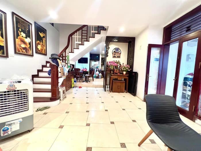VỊ TRÍ TRUNG TÂM BA ĐÌNH PHỐ GIANG VĂN MINH 50M RA MẶT PHỐ. 0981858892