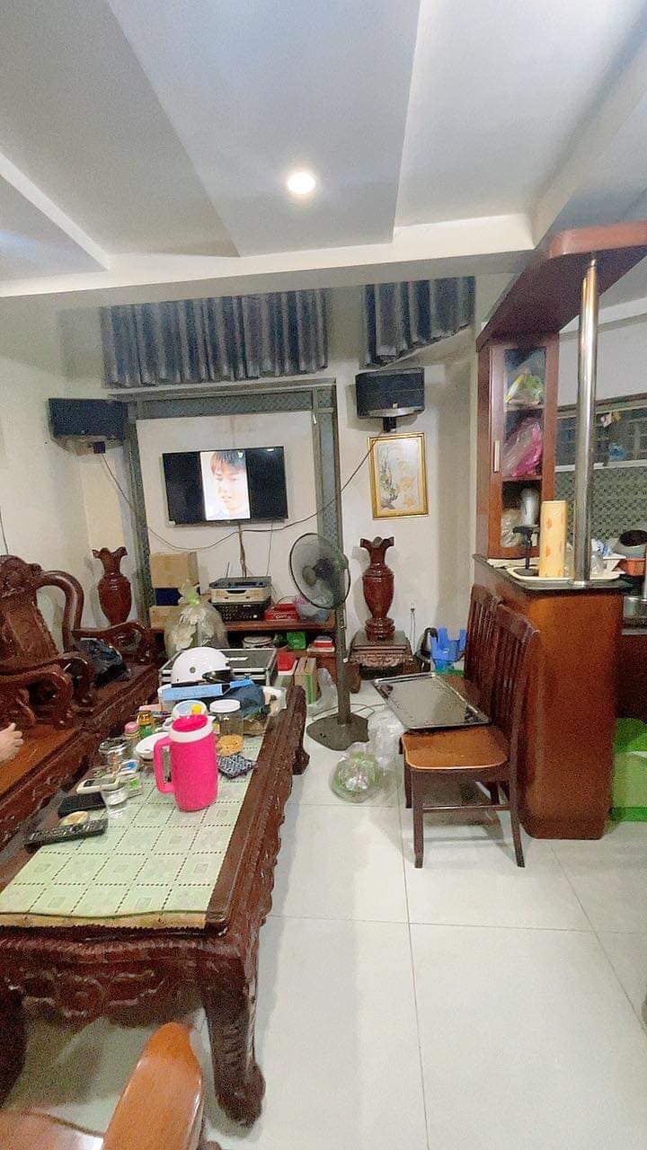Bánnhà ngang5m sát chợ gòvấp P4 HXH thông trệtlửng2lầu 5tỷ5TL hoàncông