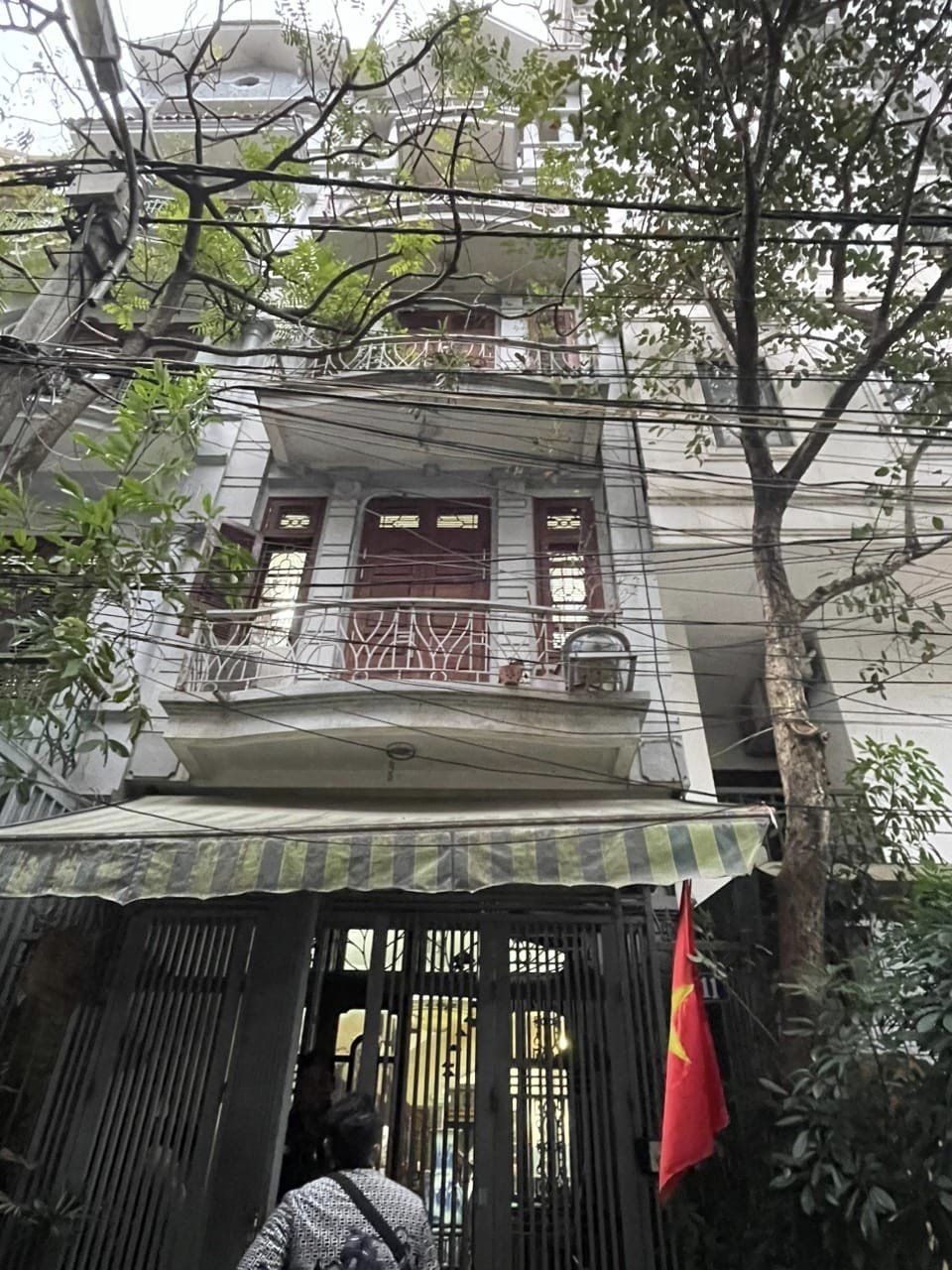 Phân lô Trần Quốc Hoàn, Cầu Giấy Gara ô tô 0981858892