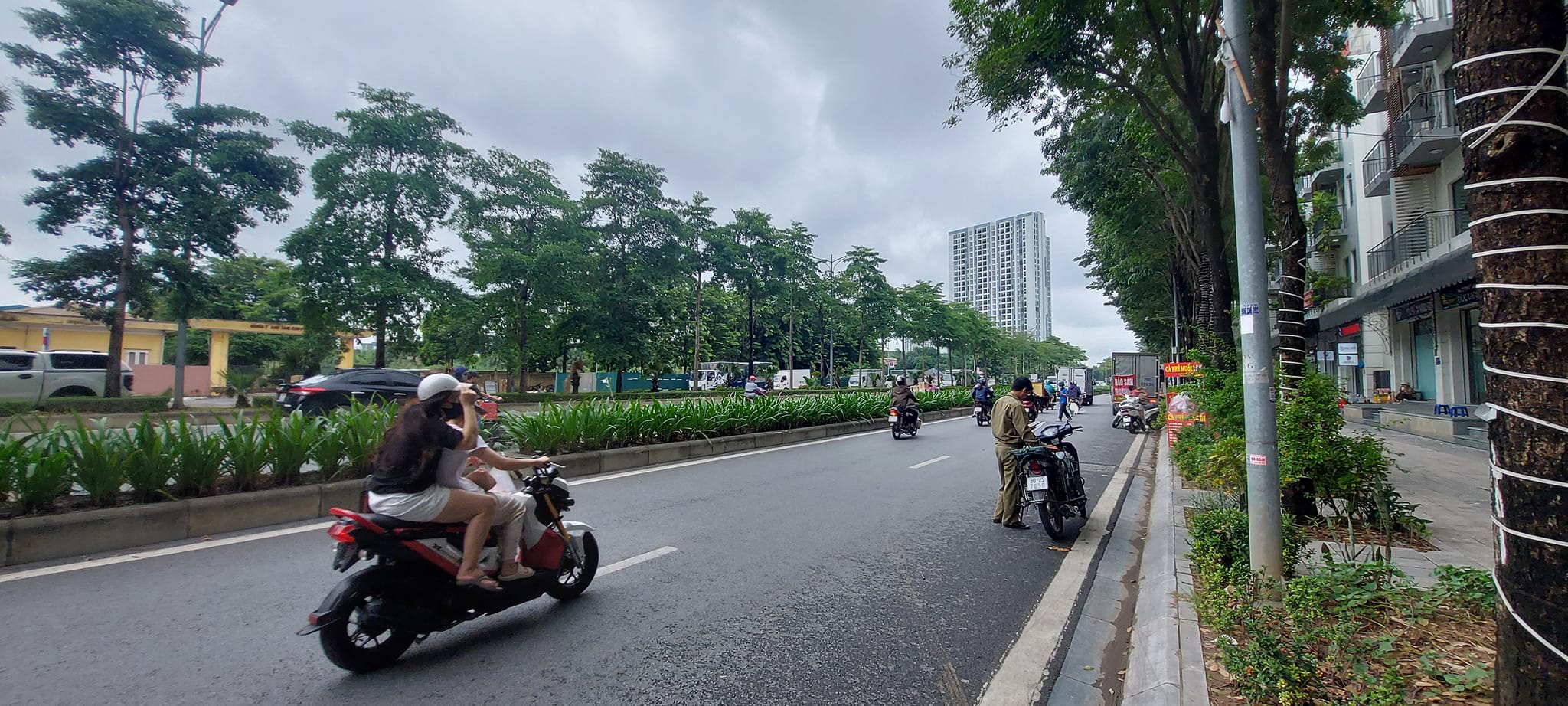 Tòa Văn Phòng Siêu Vip, KĐT The Maner Central Park - Chu Văn An, Quận Hoàng Mai, 525m x 4T, Mt 35m. Giá 180 tỷ.