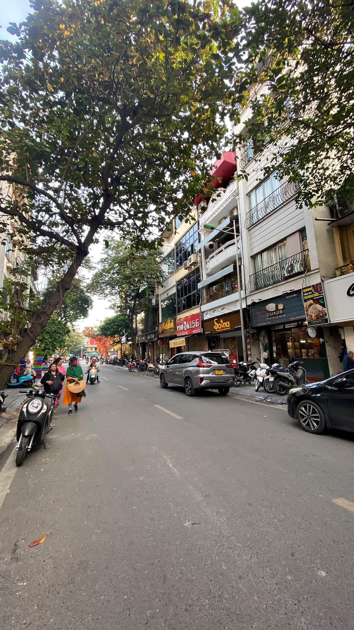 Bán Gấp! Lô Đất Hiếm, Phố Cổ Đường Thành, Quận Hoàn Kiếm, 371m x 5T, Mt 10m. Giá 200 tỷ.