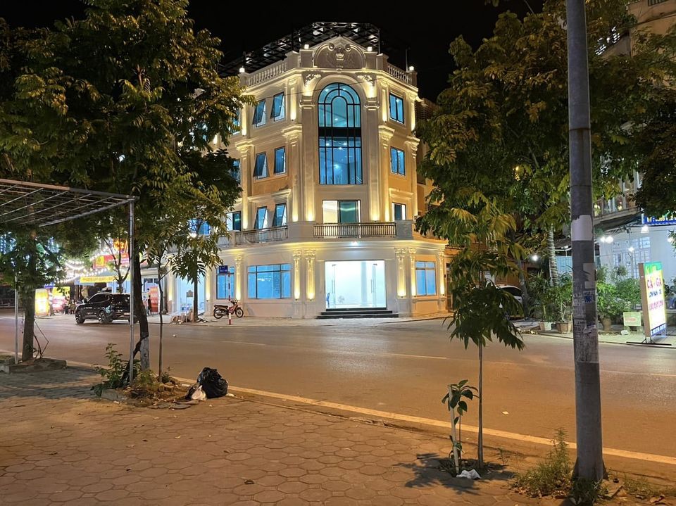 ĐẸP-ĐỘC -HIẾM VIP NHẤT MẶT PHỐ LACASTA-VĂN PHÚ-HÀ DÔNG.DÒNG TIỀN 80TR/TH