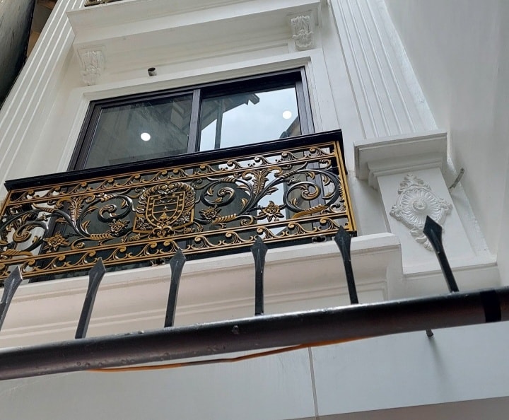 319 tr/m nhà mặt phố Kim Mã Thượng 208m KD tốt giá 26 tỷ