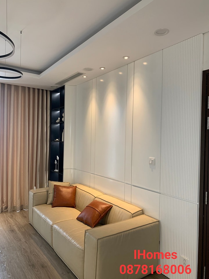 Ô to tránh KD VIP Văn Cao Ba Đình 81m 5 tầng giá 24 tỷ