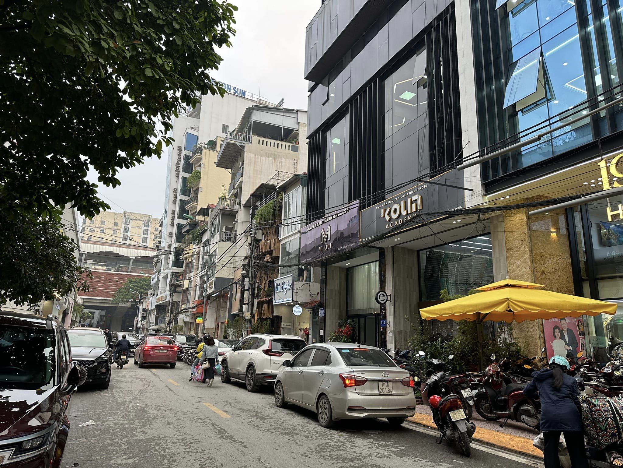 Siêu Phẩm, Mặt Phố Nguyễn Hy Quang, Quận Đống Đa, 50m x 3T. Giá 18.5 tỷ.