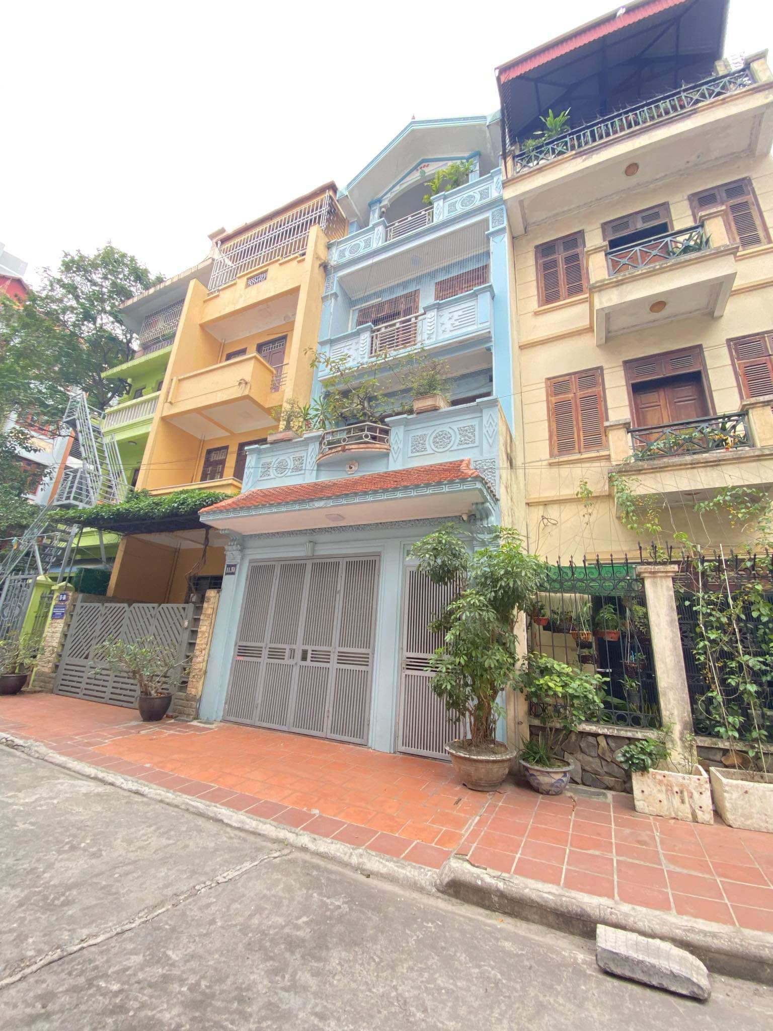 HIẾM, NGÕ 40, XUÂN LA, TÂY HỒ- PHÂN LÔ- GARA-KINH DOANH: 75M X5T, MT 5M, GIÁ 18,7 TỶ.