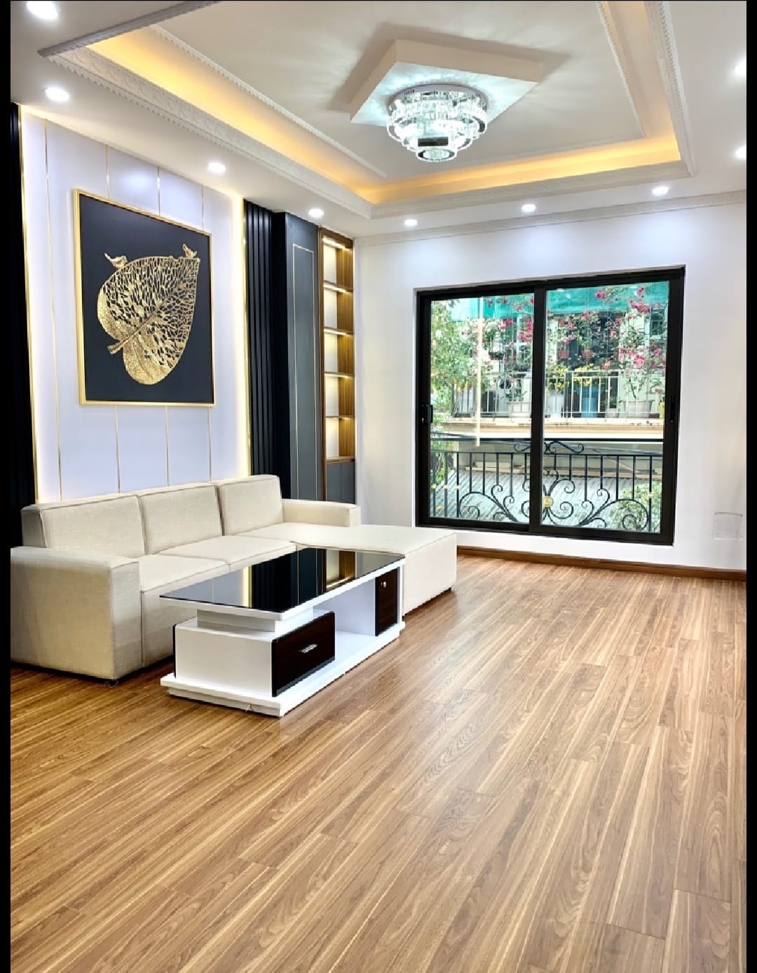 Bán nhà mặt ngõ Đội Cấn, dt 52m, vài bước ra mặt phố, nhà đẹp về ở ngay. Giá 6 tỷ