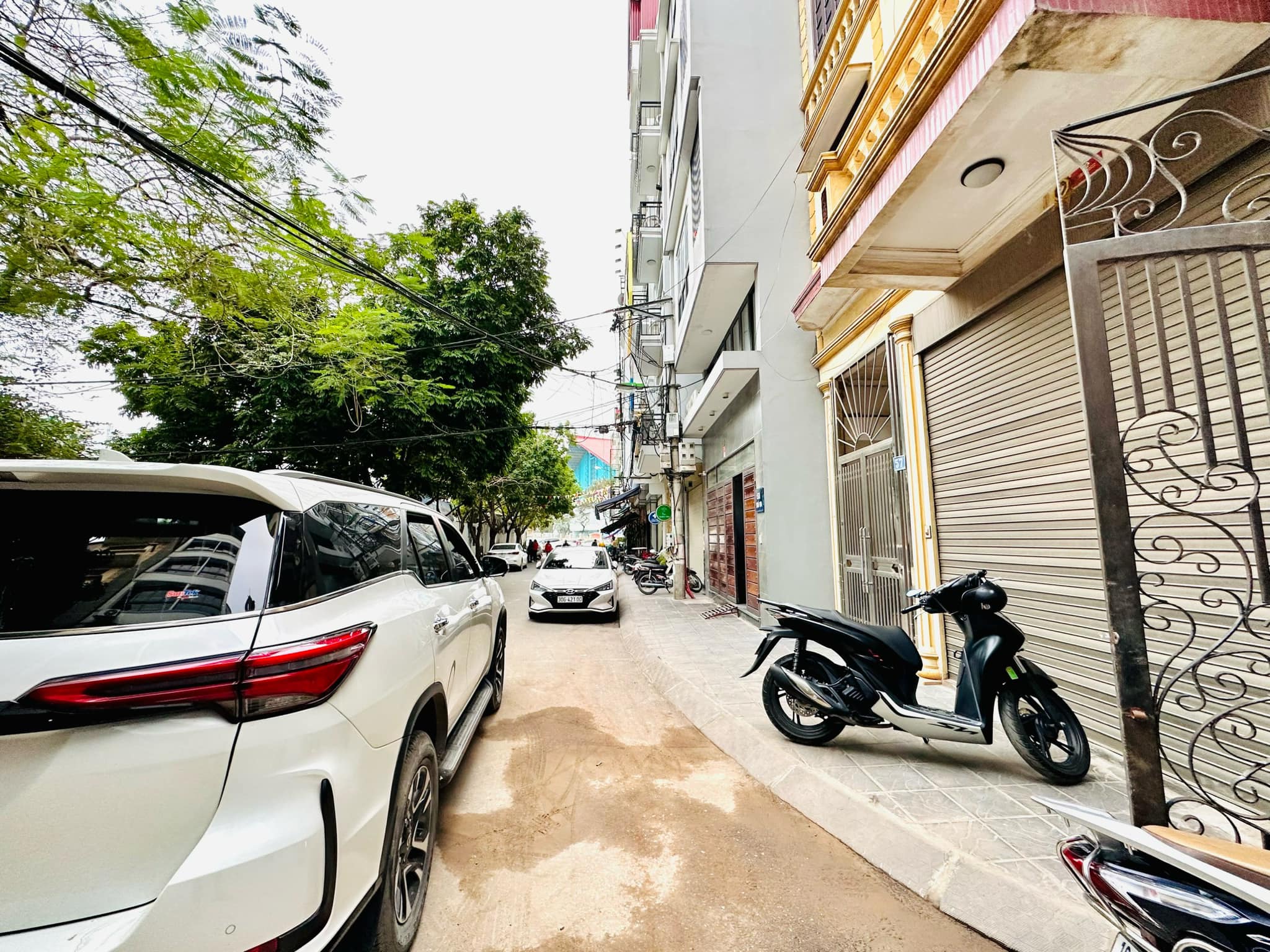 Bán Gấp! Tòa nhà Siêu Đẹp Phố Nguyễn An Ninh, Quận Hoàng Mai, 84m x 7T, Mt 6M. Giá 22 tỷ.