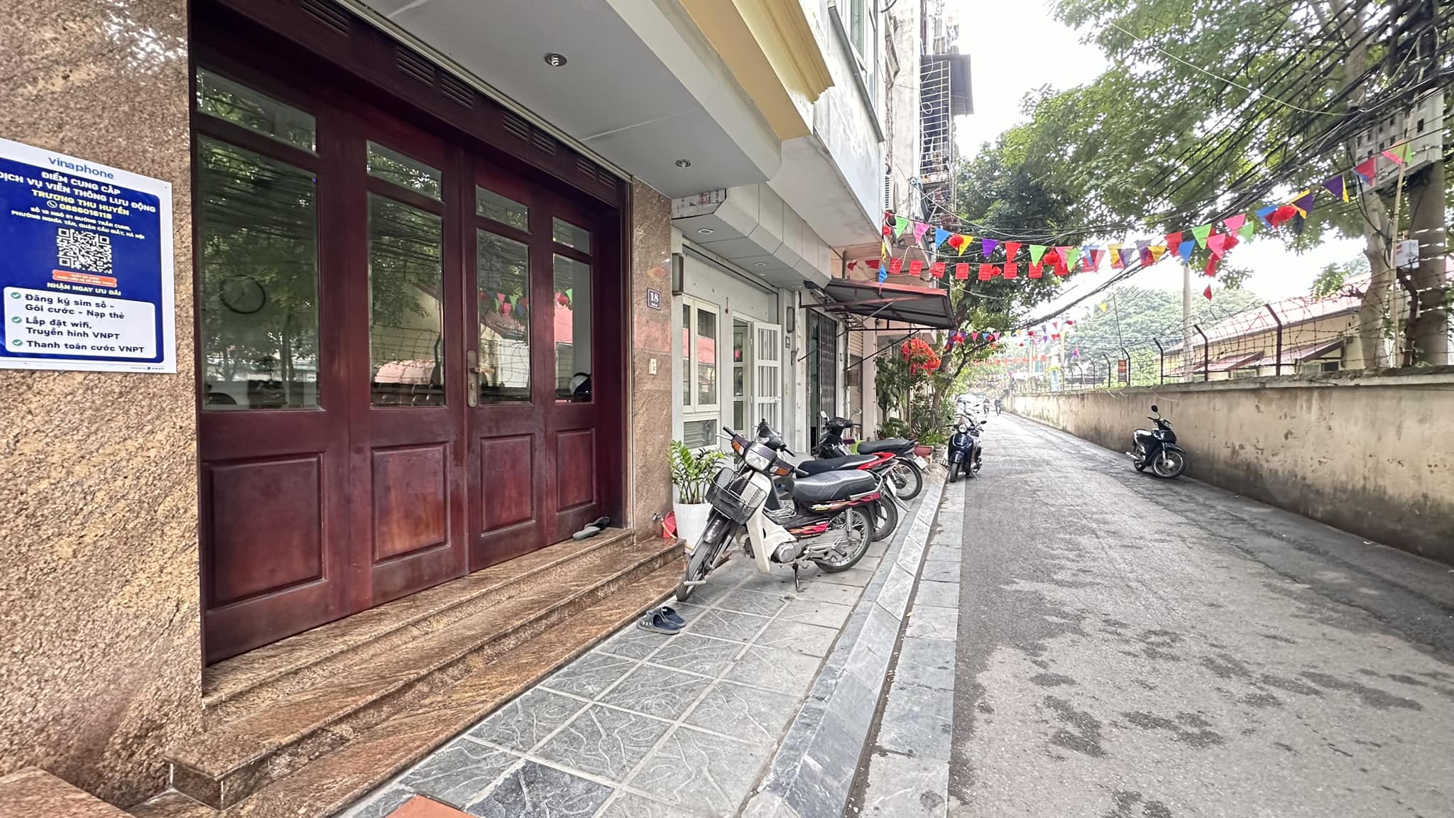 Bán CHTT Ngõ 81 Trần Cung, BV E, 45m2, full Nội Thất, Ôtô 30m , giá 1.6 tỷ( Như Hình)