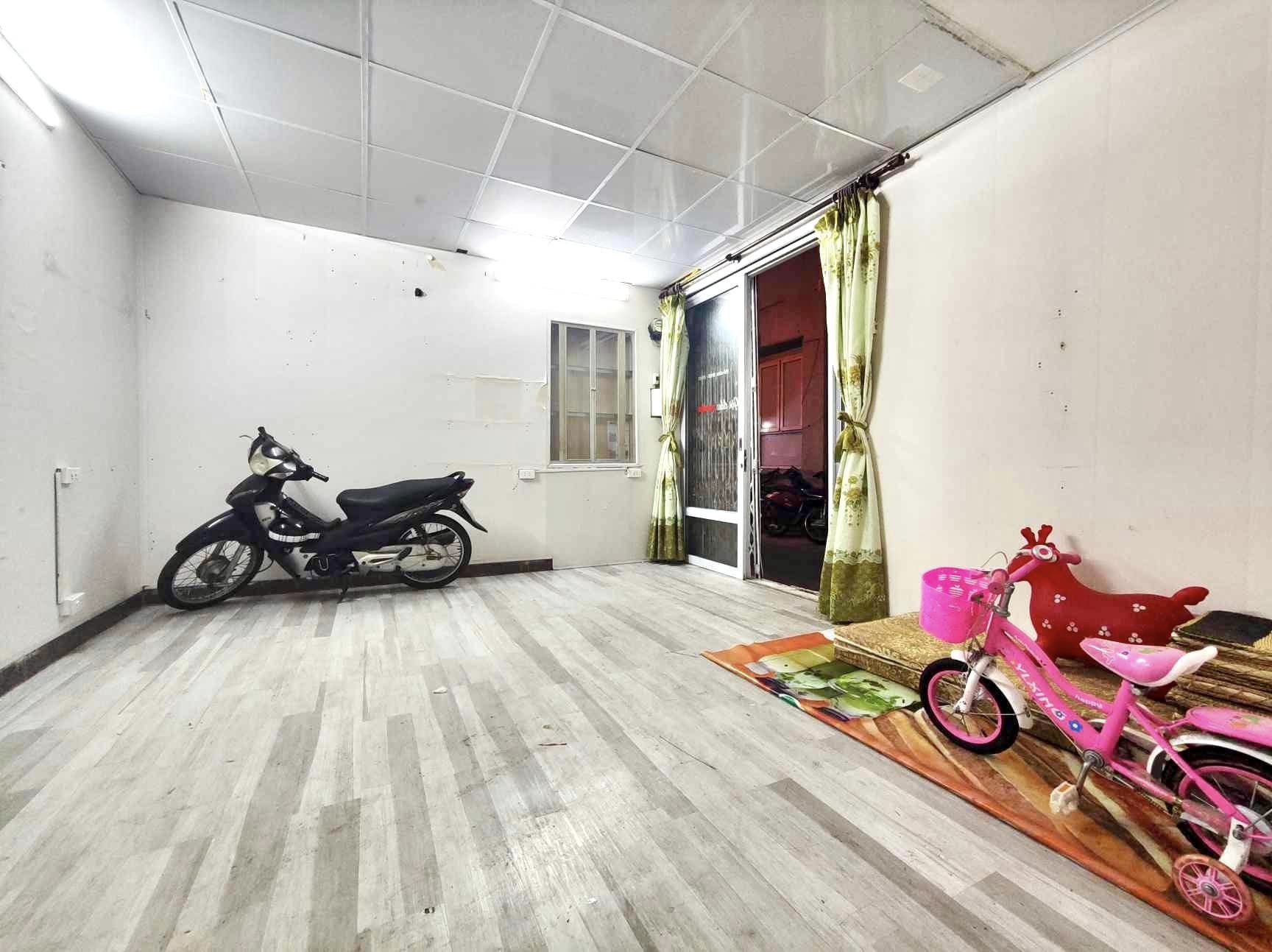 Cho thuê mặt bằng tầng 1 phố Núi Trúc, Kim Mã, Ba Đình, 30m tầng 1 WC, Kinh doanh, 6.5 triệu/tháng, không chung chủ.