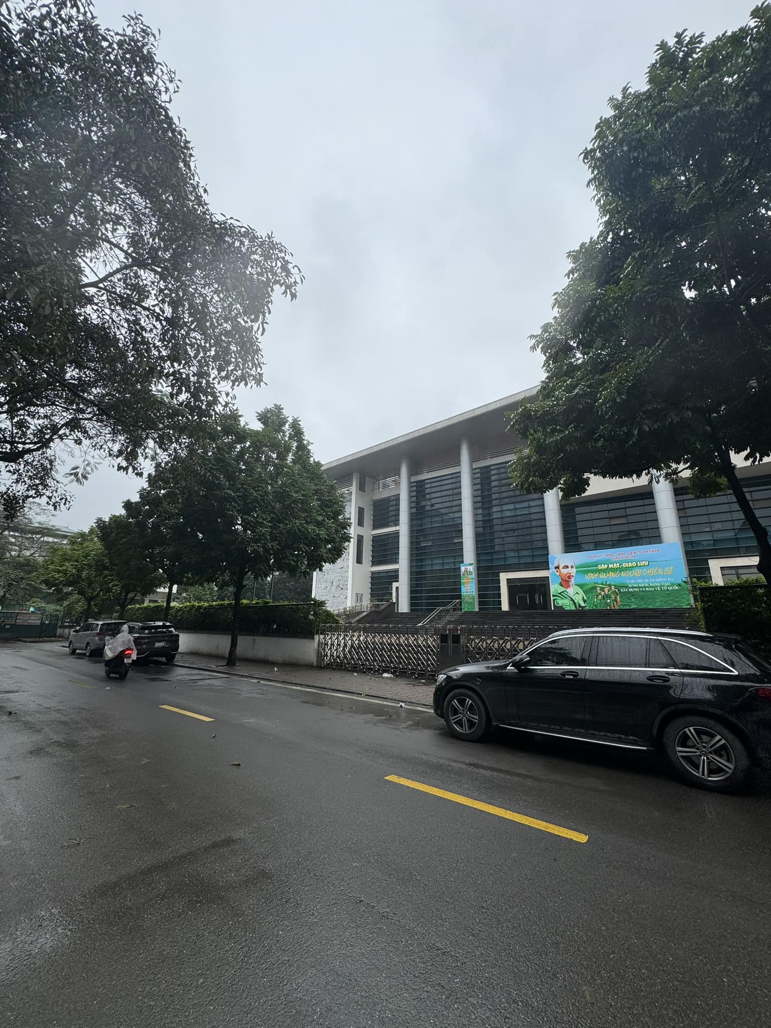 Sát hồ Hoàng Cầu phố Đặng Tiến Đông quận Đống Đa , kinh doanh ô tô đỗ cửa 75m2 x 5T X 19,5 TỶ