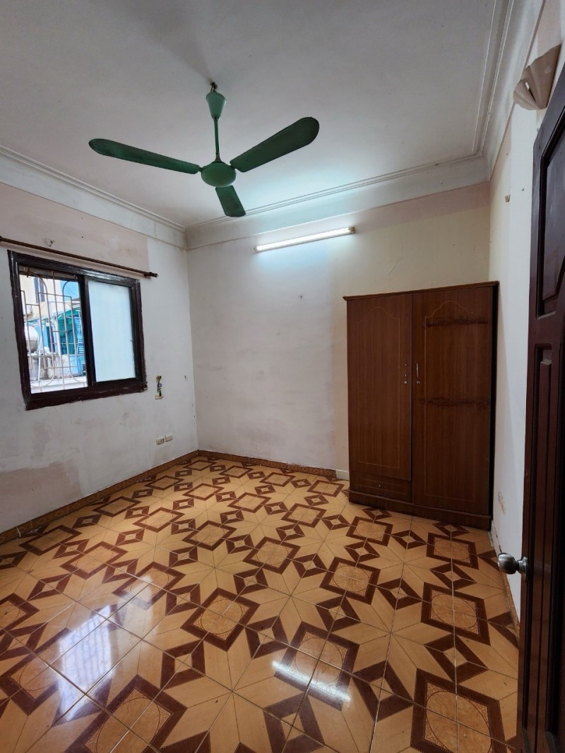 Bán nhà Trích Sài, Tây Hồ 48m, cạnh hồ Tây, ngõ thông, 4 ngủ nhỉnh 6 tỷ