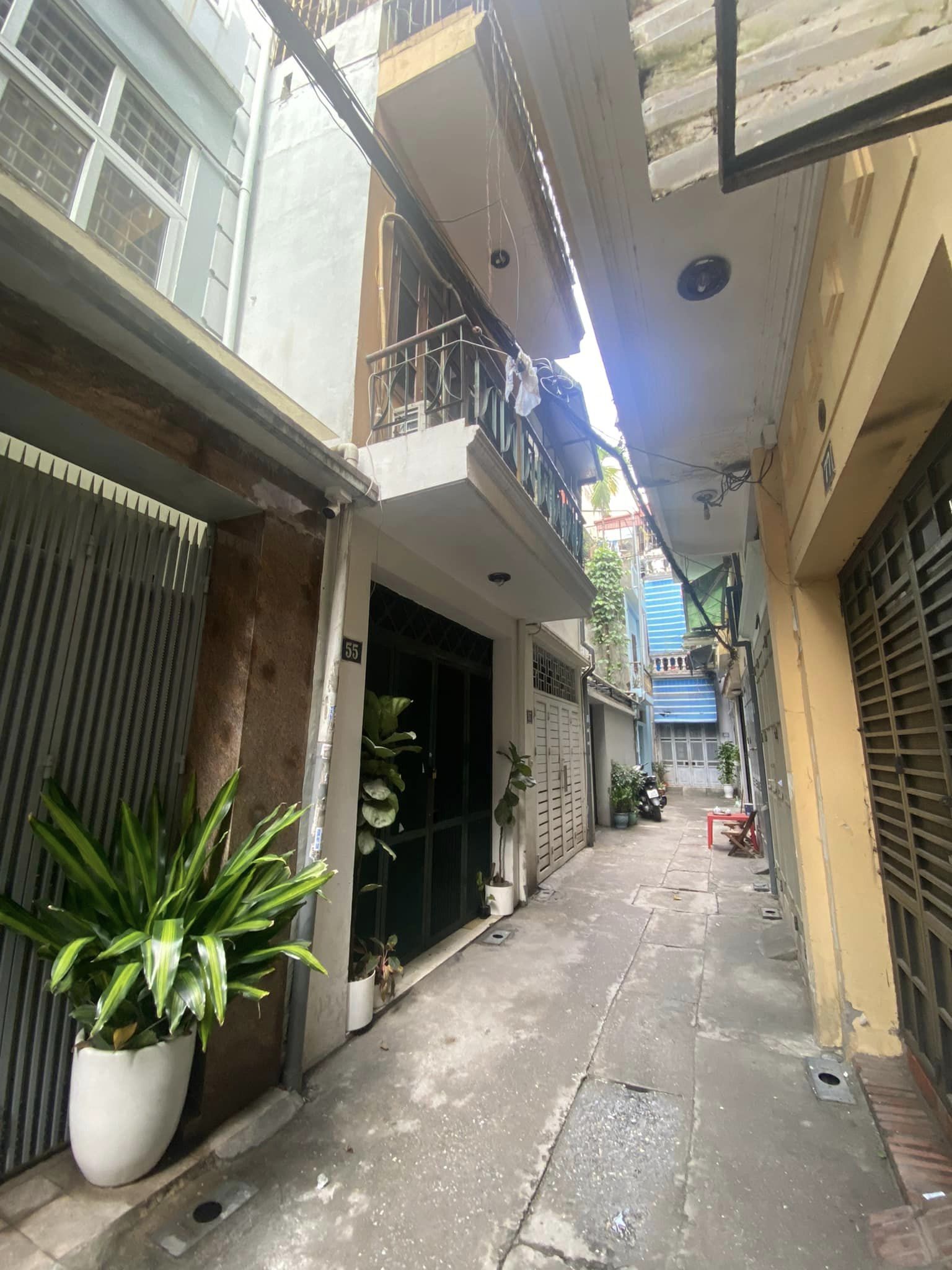 Bán gấp nhà Đội Cấn, Ba Đình ngõ nông 1 ngoặt vào nhà 0569766799