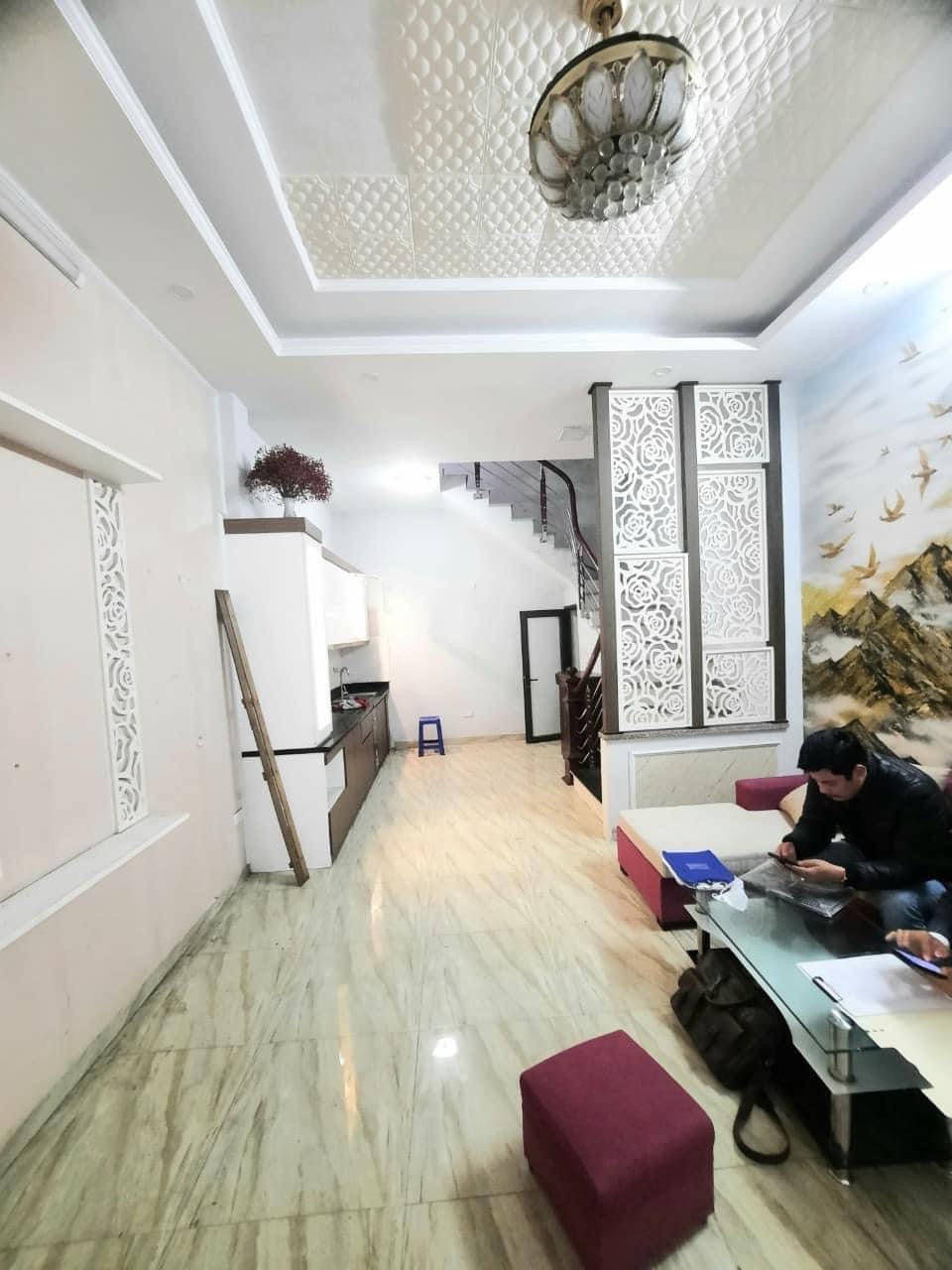 BÁN NHÀ ĐẠI LA HAI BÀ TRƯNG - 35M 5T MT 4.2M - NHỈNH 5 TỶ CÁCH MẶT PHỐ 10M NHÀ DÂN XÂY FULL NỘI THẤT