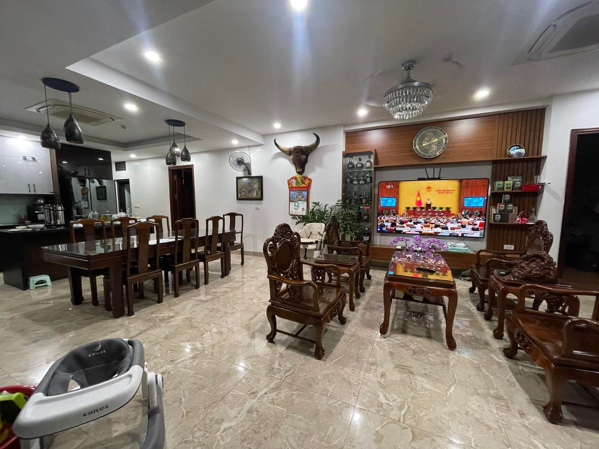 Bán nhà mặt phố Trần Khát Chân HBT 180m2 x 7T - Mt 16m - 99 tỷ