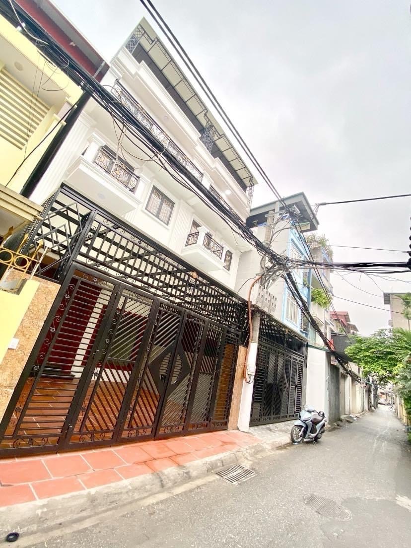 Siêu phẩm Long Biên 141m x 5 tầng, mặt tiền 6.2m, gara 7 chỗ, thang máy, ôtô tránh, full nội thất