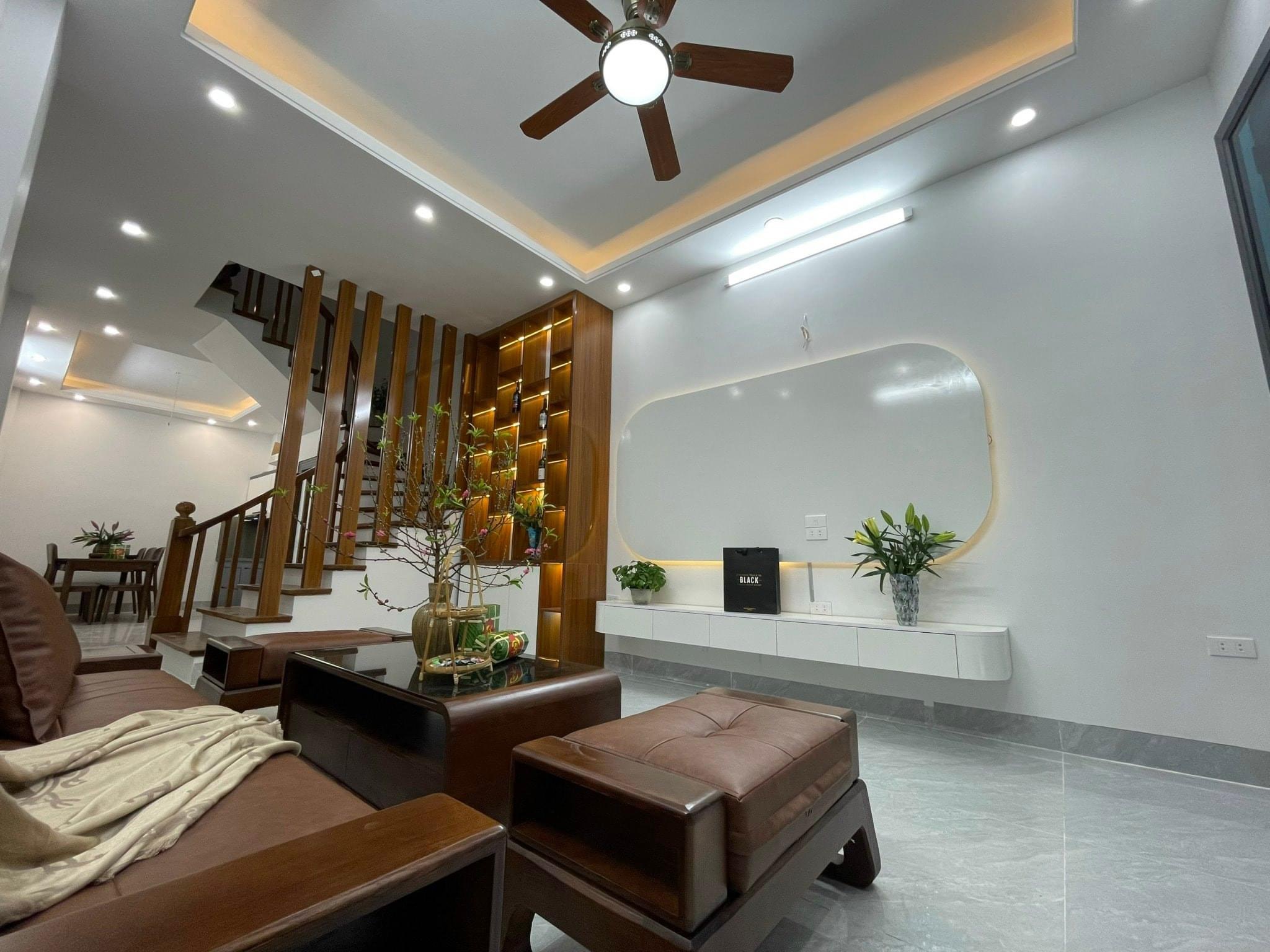 Bán nhà phố An Dương Vương, Tây hồ- Dt 45m2*5tầng- 6PN-nhà mới ở ngay- Giá 5,4tỷ.