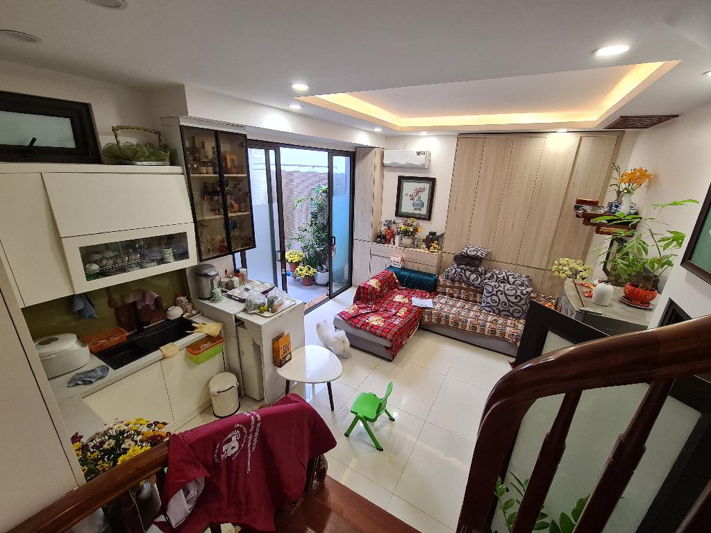 Đẹp Lắm! Phố Đội Cấn hơn 5 tỷ 33m2, 5T, MT5m ô tô đỗ cổng gần Hồ Tây – Lăng Bác