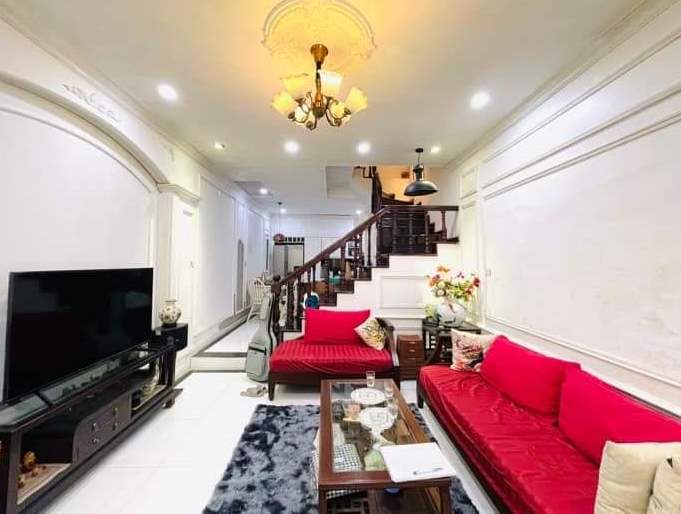 Tôi bán nhà chia lô ngõ 249, 259 Chiến Thắng cạnh KĐT Văn Quán 33m2 chỉ 5.28 tỷ. LH 0989.62.6116