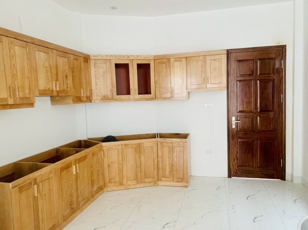 BÁN NHÀ LÔ GÓC KINH DOANH NGÕ THÔNG ÔTÔ TRÁNH