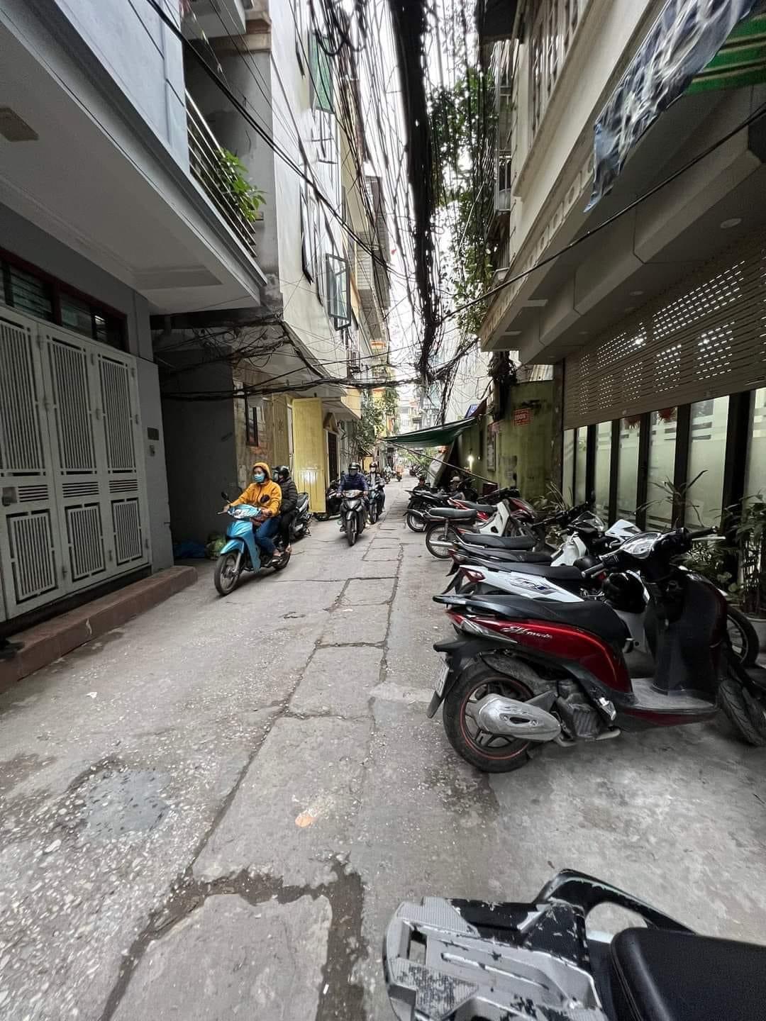 BÁN NHÀ NGÕ 94 TÂN MAI HOÀNG MAI - 25M 5T MT 3M - NHỈNH 3 TỶ SĐCC OTO TẢI TRÁNH KINH DOANH ĐỈNH 5 PHÒNG NGỦ