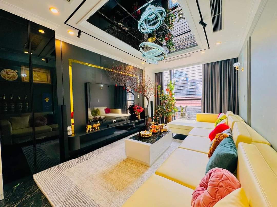 Bán Nhà Xây Mới Phan Văn Trường, Cầu Giấy Thang Máy, Gara 52m2 MT 4.5m nhỉnh 11 tỷ.