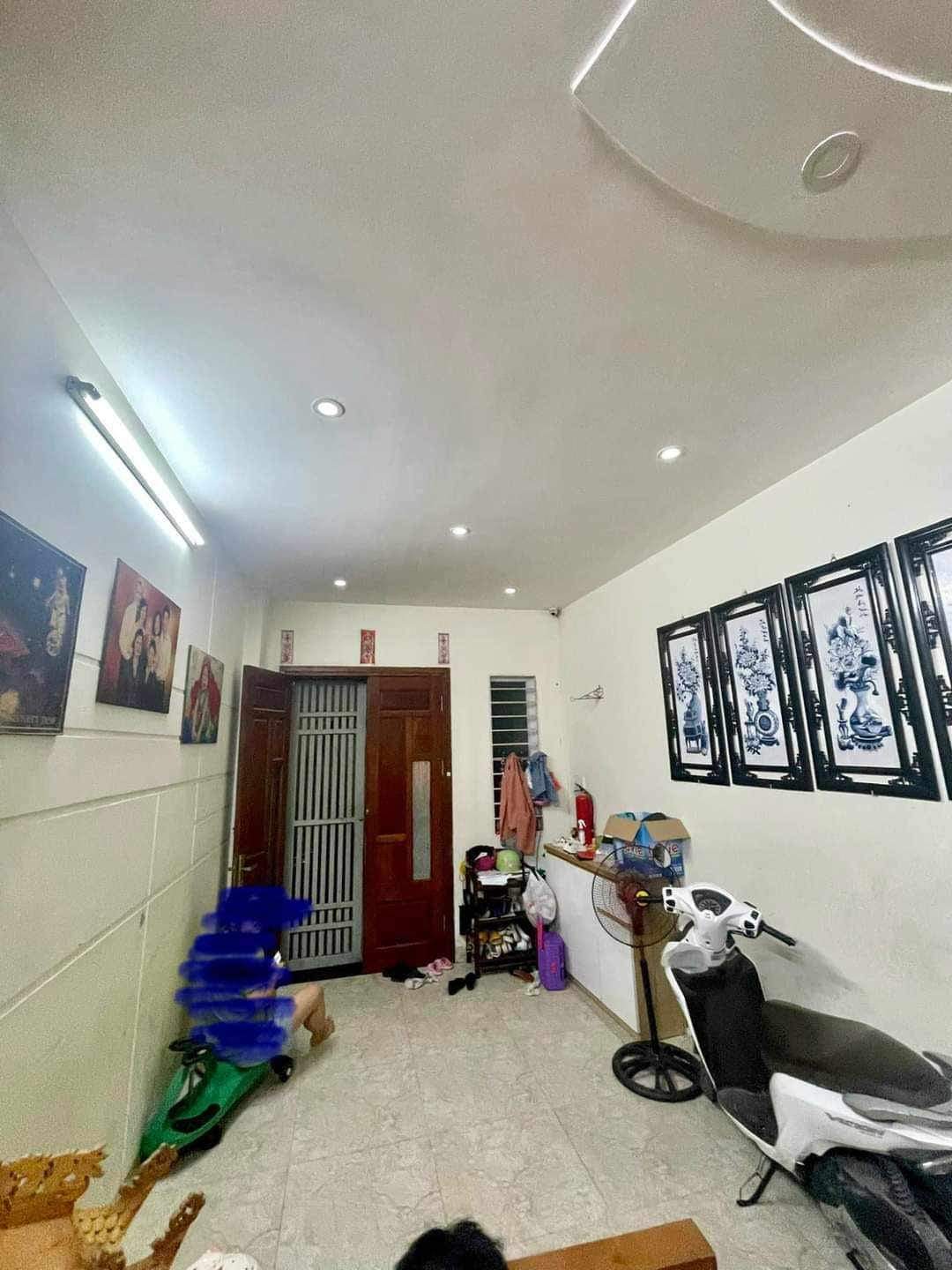 BÁN NHÀ GIANG VĂN MINH,QUẬN BA ĐÌNH,DT32M2×5T,MT3M,GIÁ 5.8TỶ,GẦN Ô TÔ, GẦN PHỐ