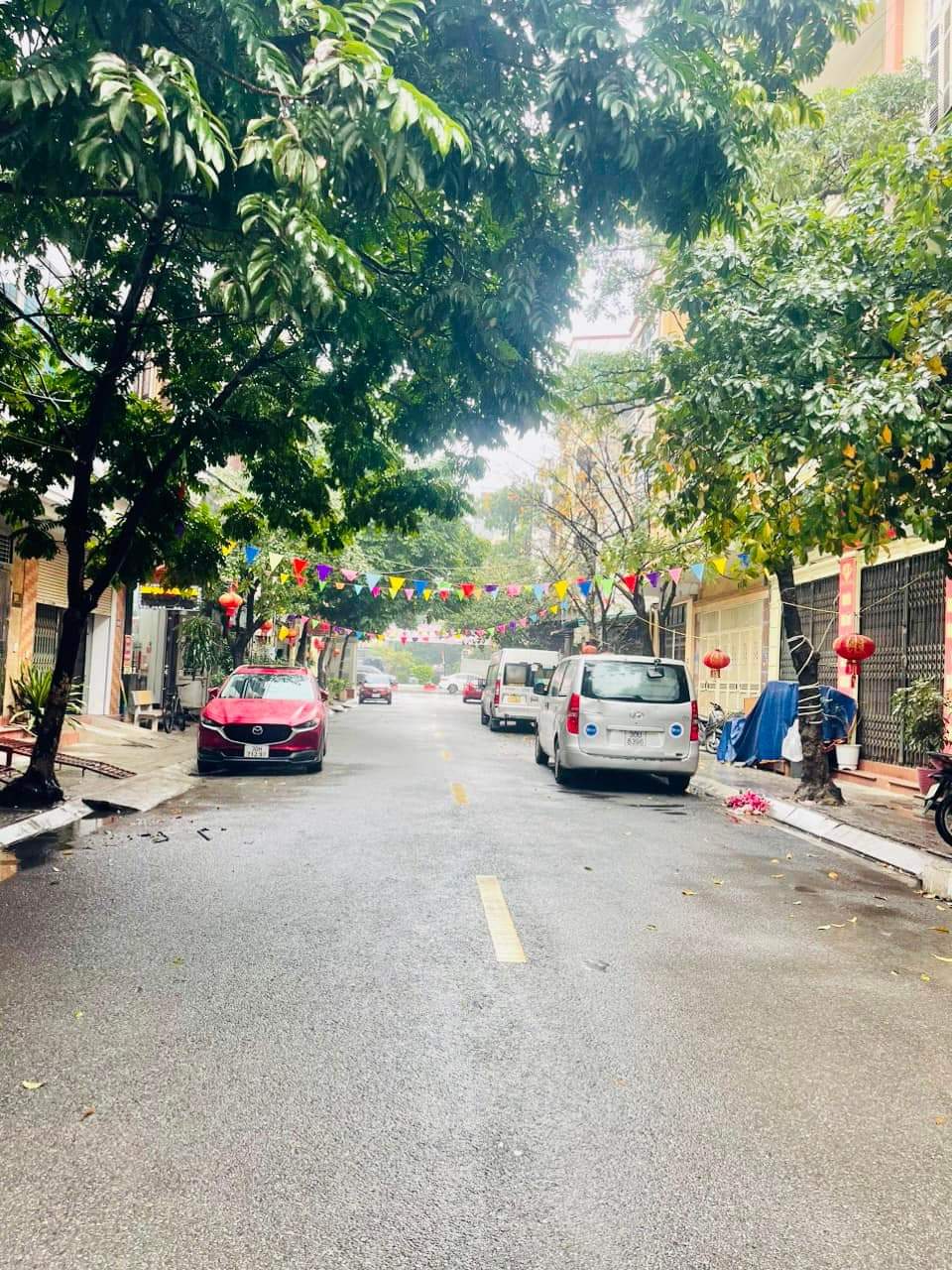 NHÀ BÁN MẶT PHỐ VỈA HÈ LÝ THƯỜNG KIỆT. 50M. 5TẦNG. MT 5M. 11.6 TỶ.ĐANG CẦN BÁN GẤP. HÀ ĐÔNG.