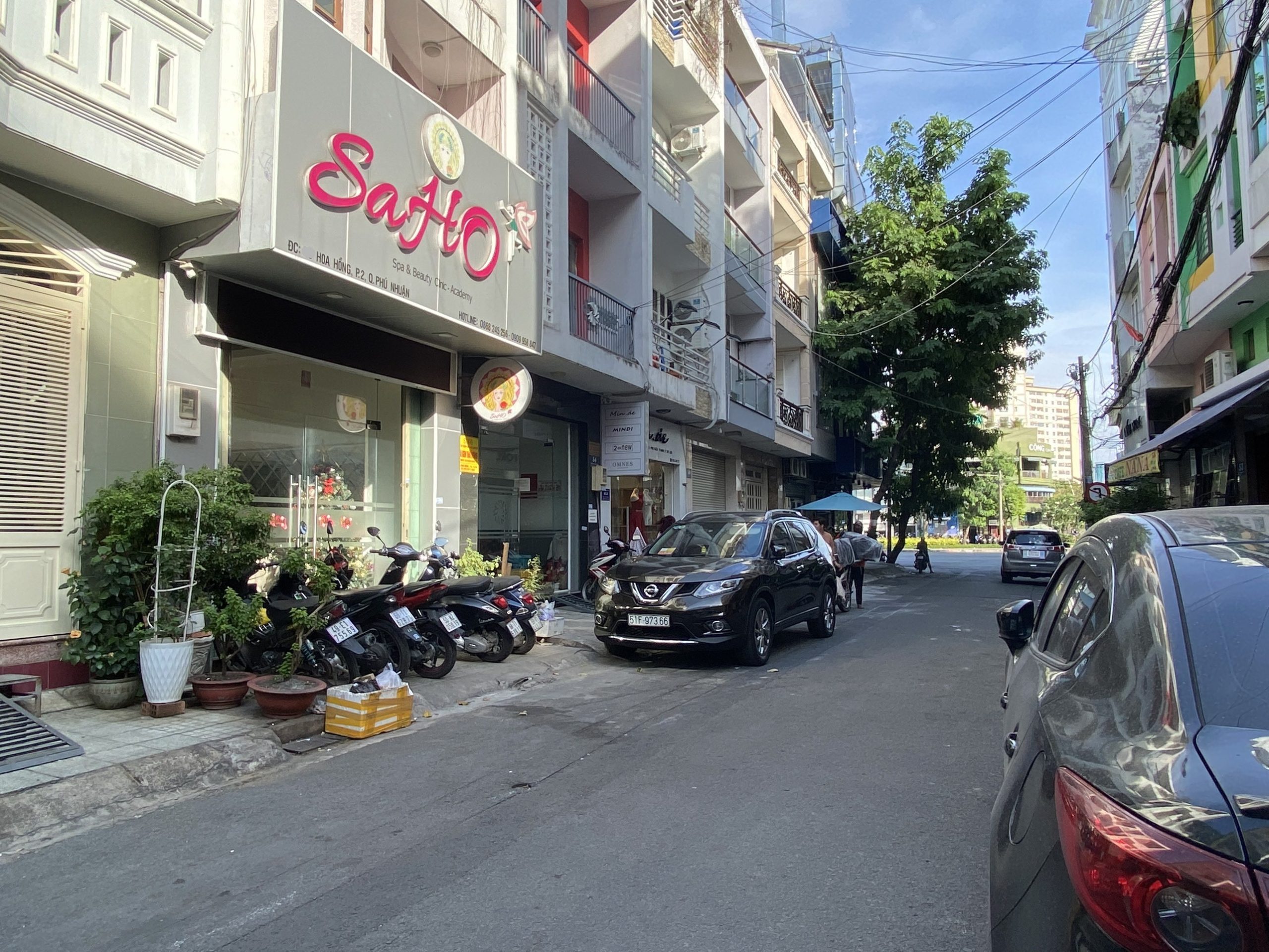 Cho thuê căn góc MT đường hoa khu Phan Xích Long 5x20m