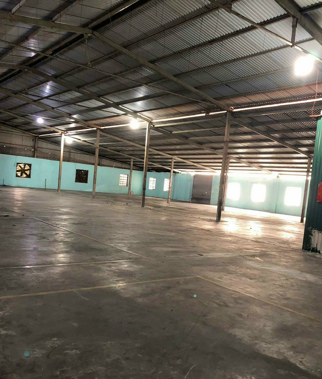 Cho thuê kho xưởng tại đường Bát Khối, Long Biên, dt 1100m2 xưởng đẹp, giá 78tr/tháng