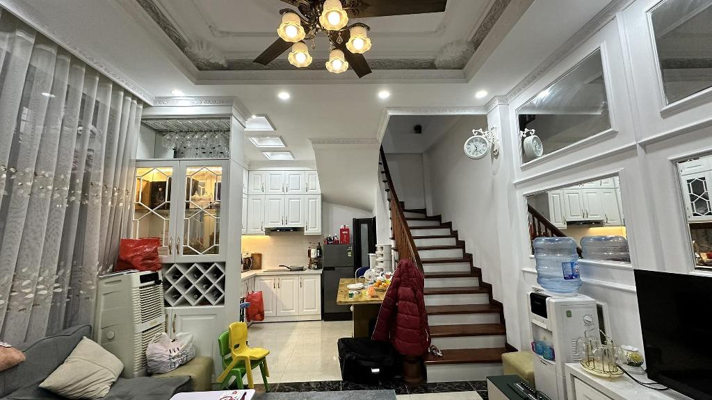 Siêu đẹp! Đường Nguyễn Trãi 39m2, 5T, MT7.6m Lô Góc tặng full đồ xịn chỉ hơn 6 tỷ